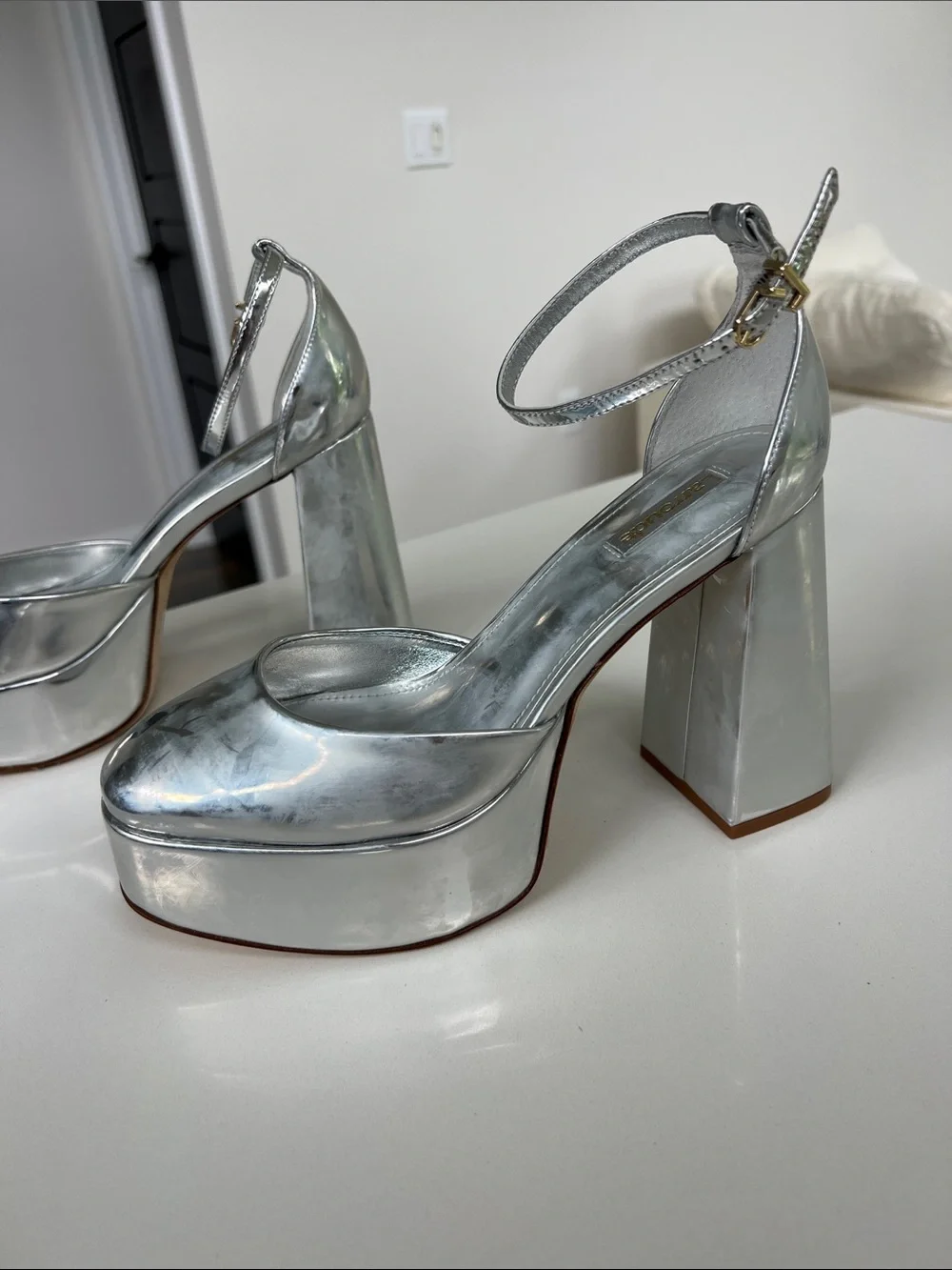 Larroude ari mirror silver platform pumps heels size 8